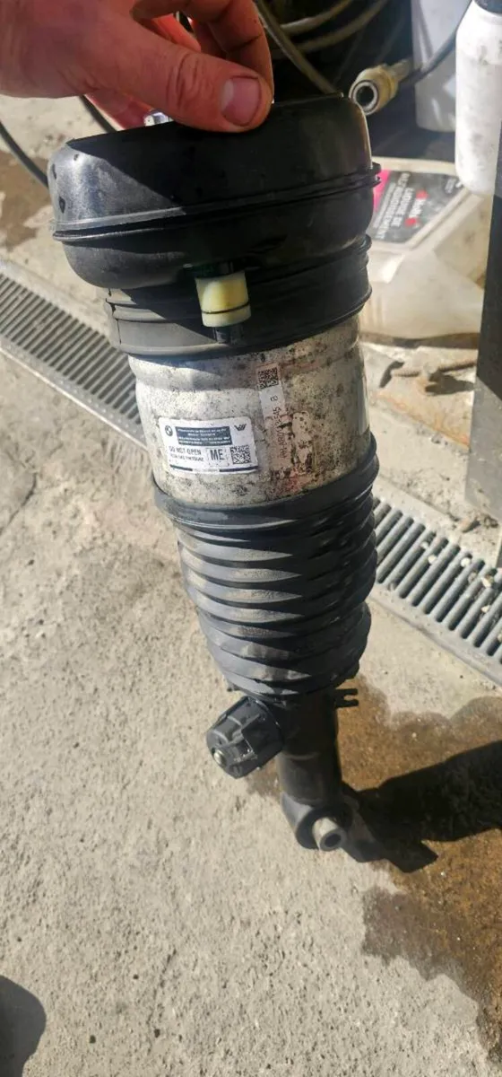 Bmw rear airbag suspension strut - Image 3