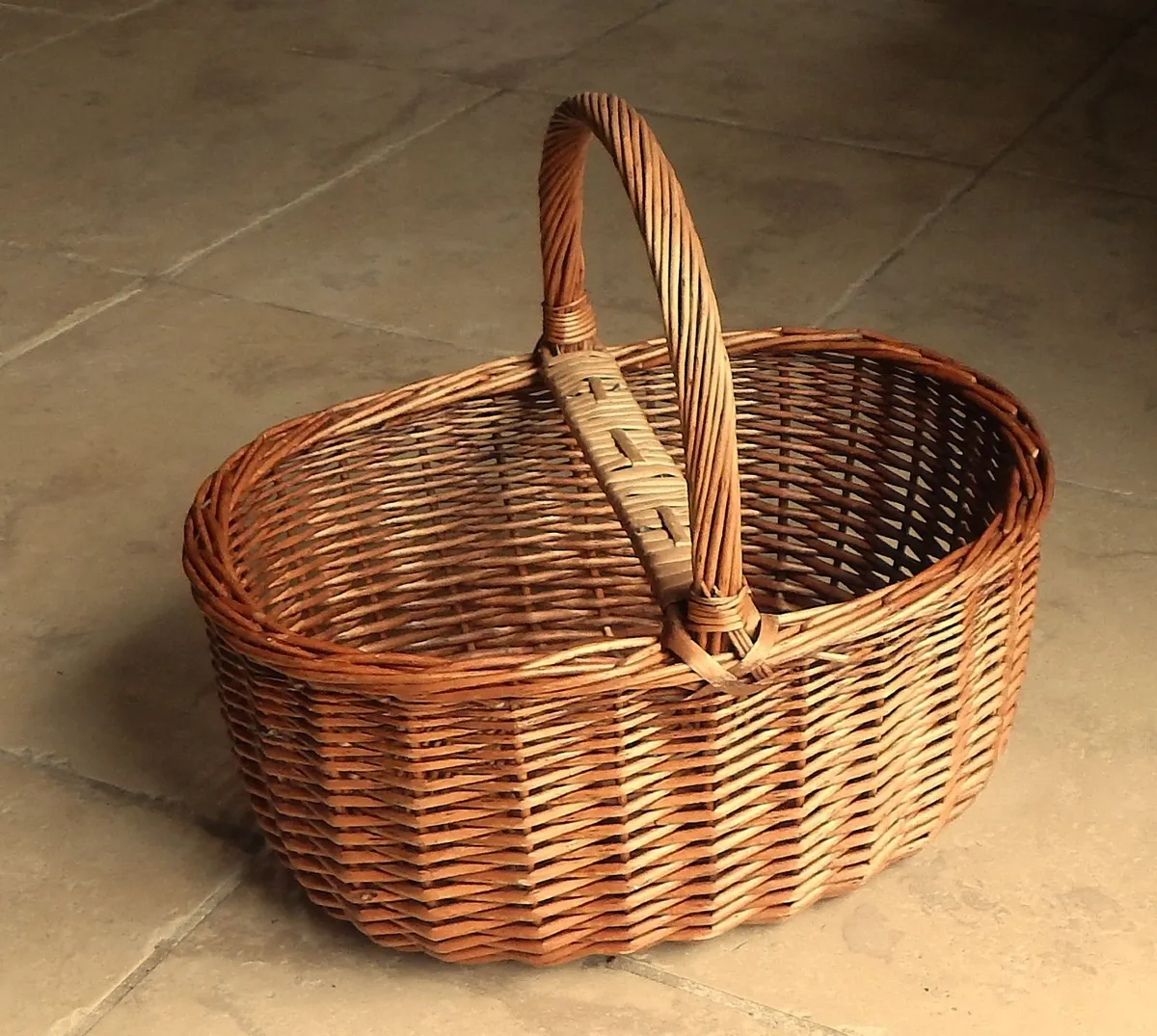 Traditional Wicker Shopping Basket - Image 1