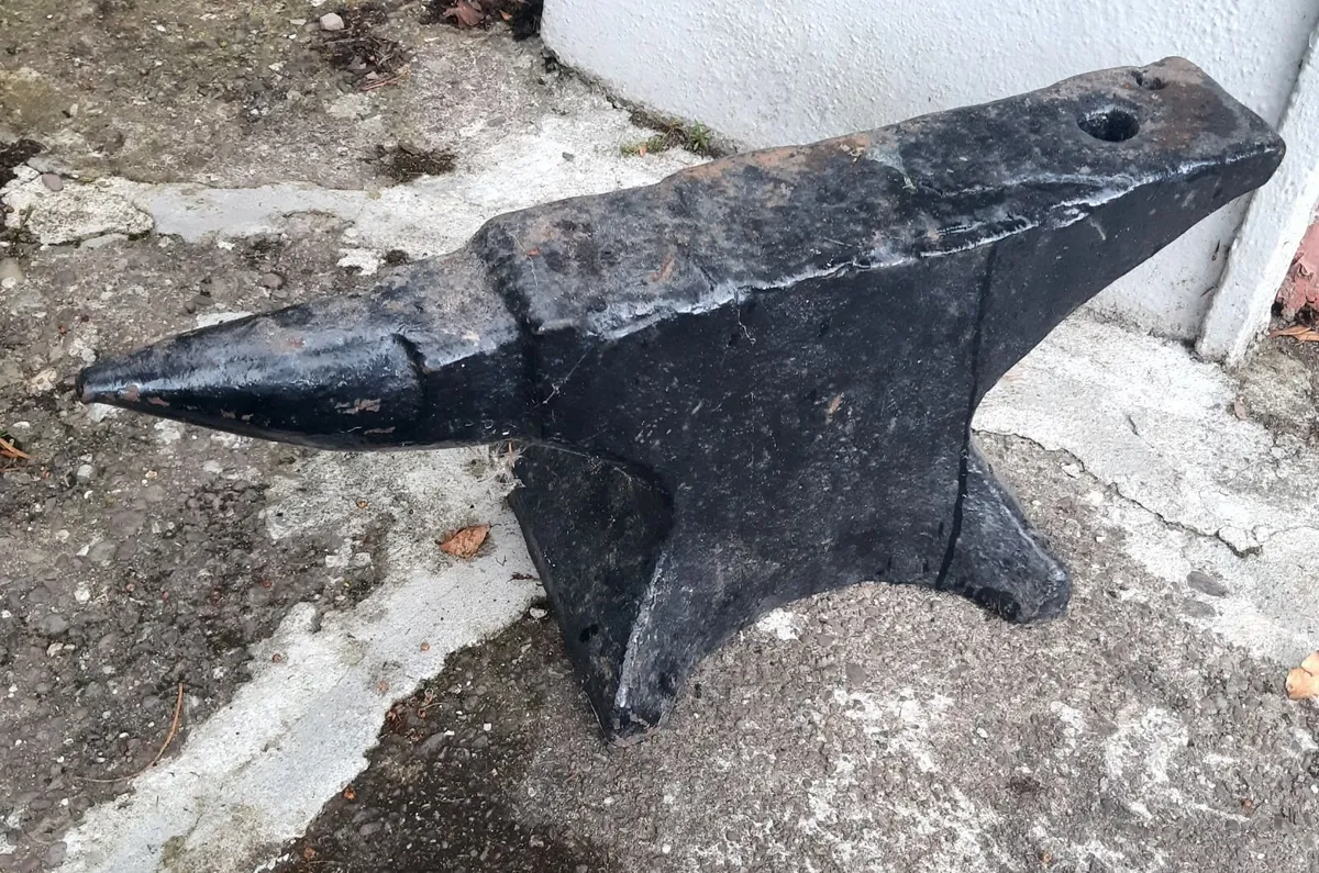 Blacksmiths anvil - Image 3
