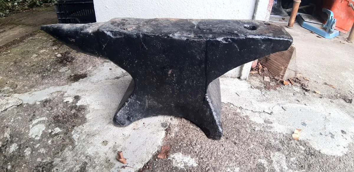 Blacksmiths anvil - Image 2