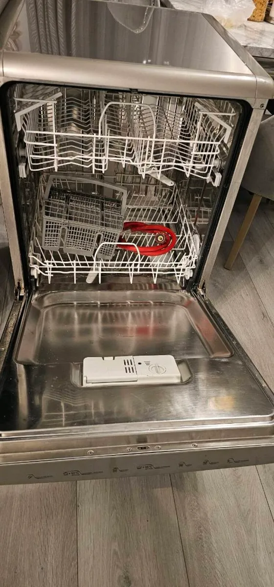 Dishwasher - Image 4