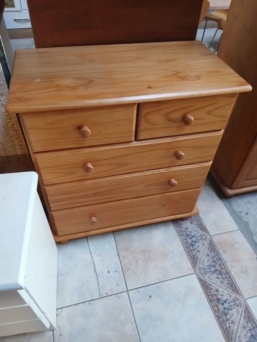 Wardrobe and chest - Image 2