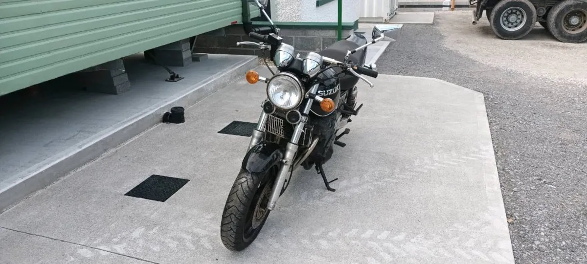 Suzuki gsx 750 - Image 4