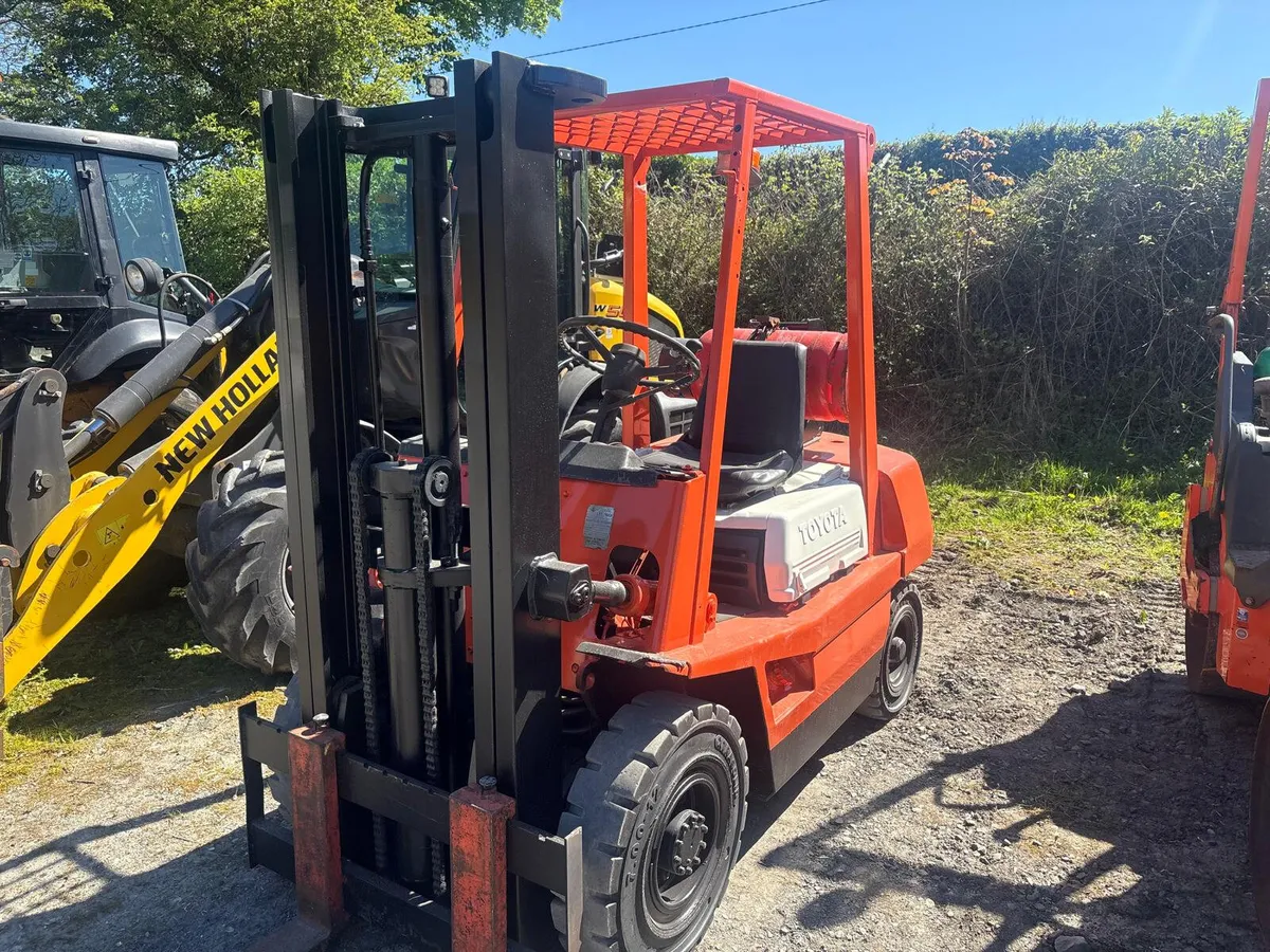 Toyota 2.5 Ton Gas Forklift - Image 3