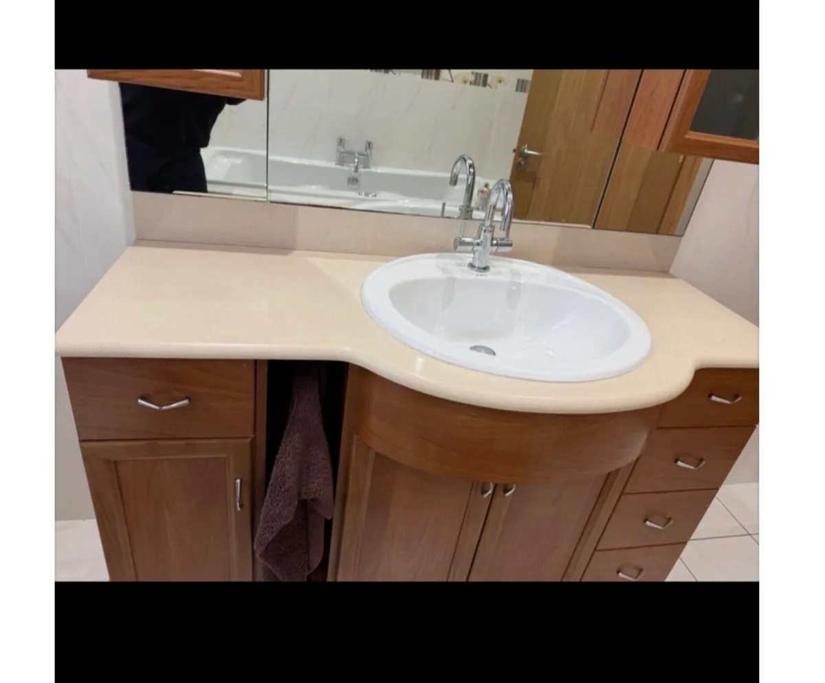 Bathroom cabinet - Image 1