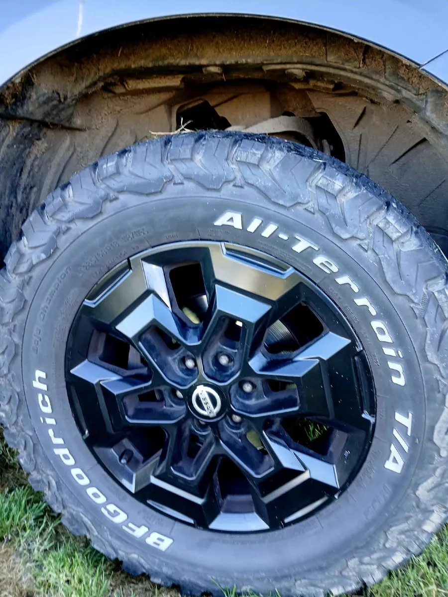 Nissan Navara  2017 NO VAT - Image 2