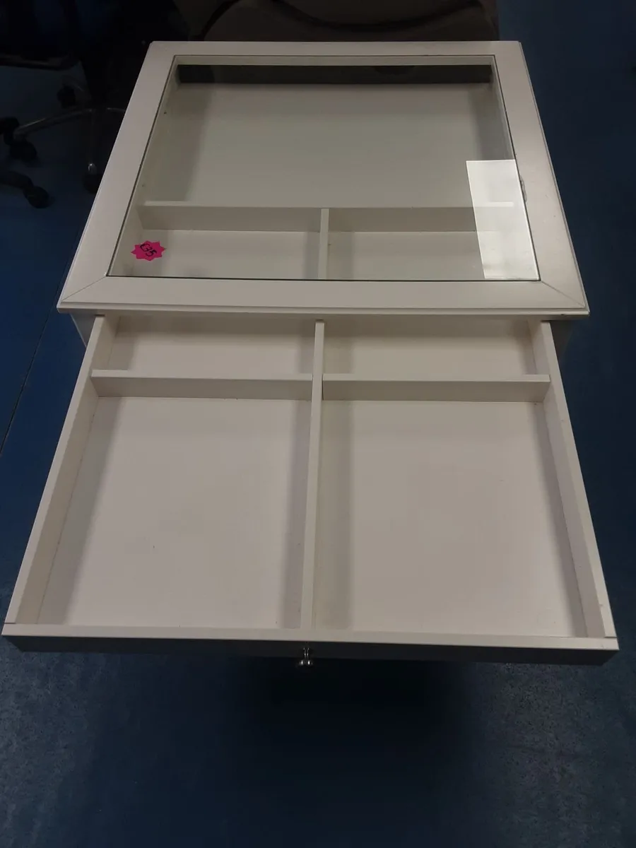 WHITE COFFEE TABLE WITH GLASS AND STORAGE - Image 2