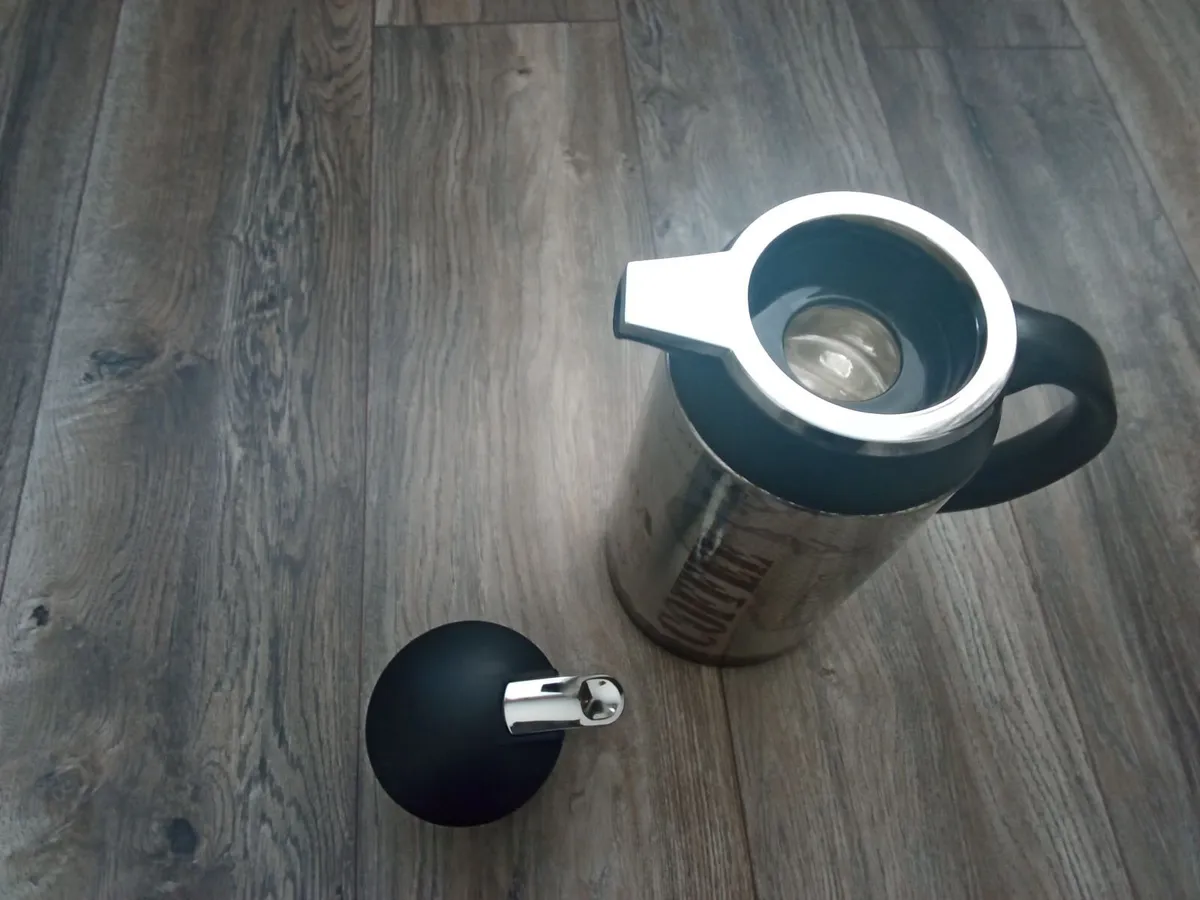 Tea / Coffee Flask Dispenser. - Image 2