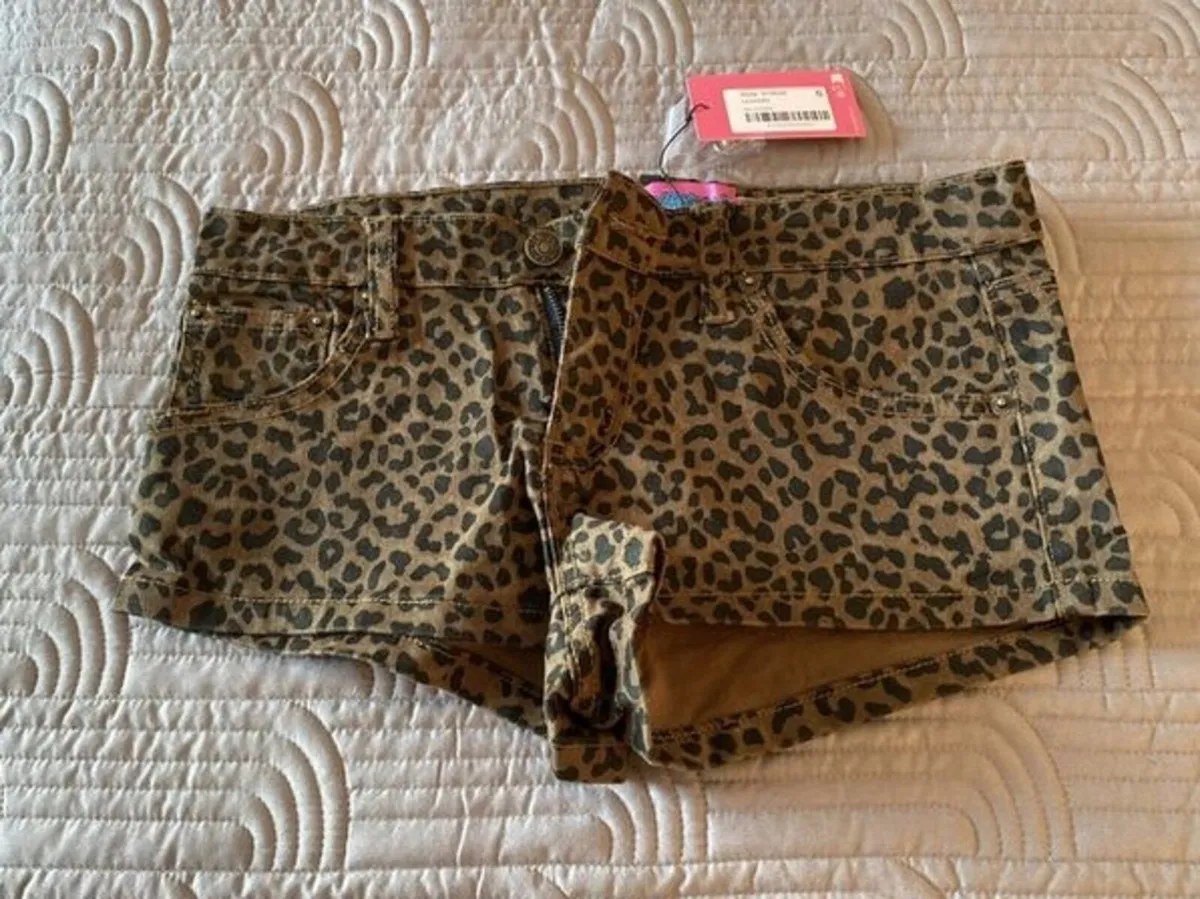 BNWT Edikted Leopard Printed Twill Micro Shorts - Image 2