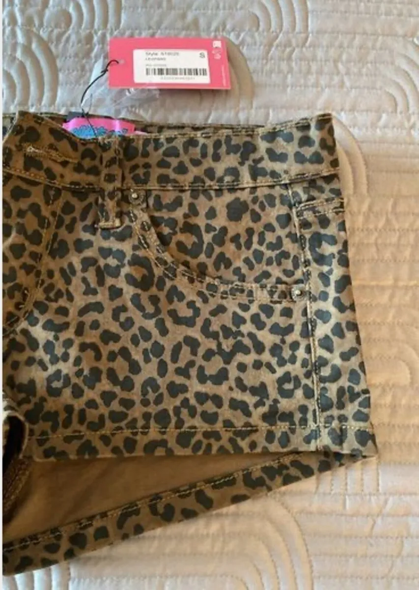 BNWT Edikted Leopard Printed Twill Micro Shorts - Image 4