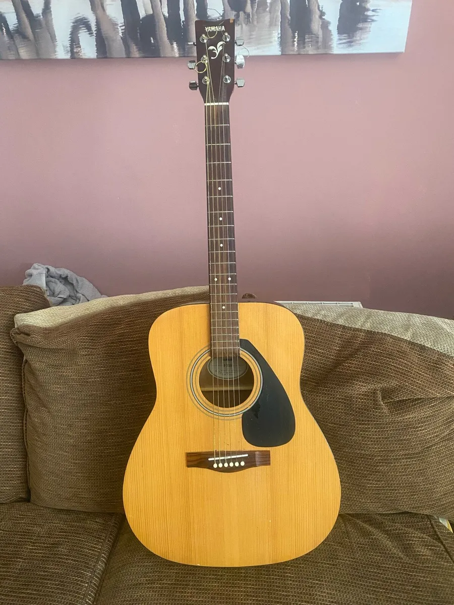 Yamaha guitar F310 - Image 2
