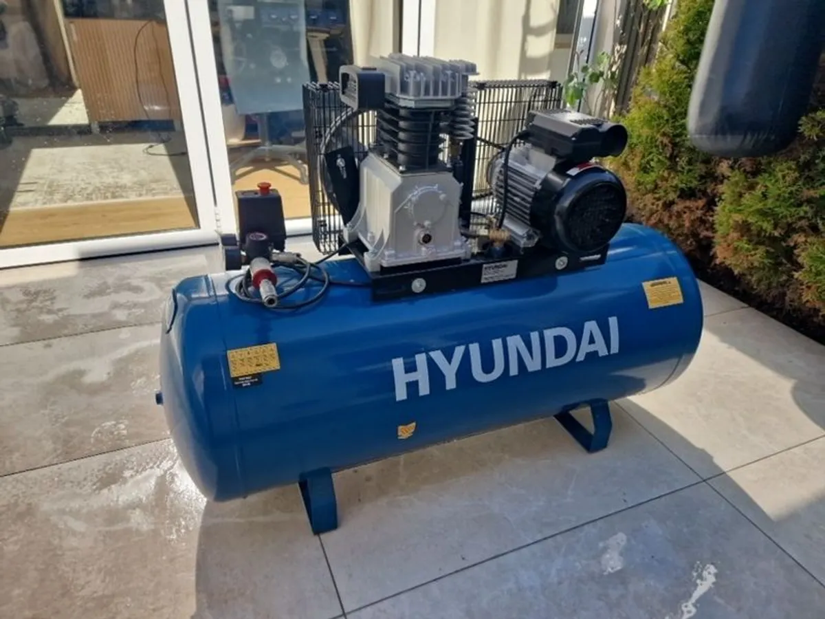 Hyundai 200L Compressor - Image 1