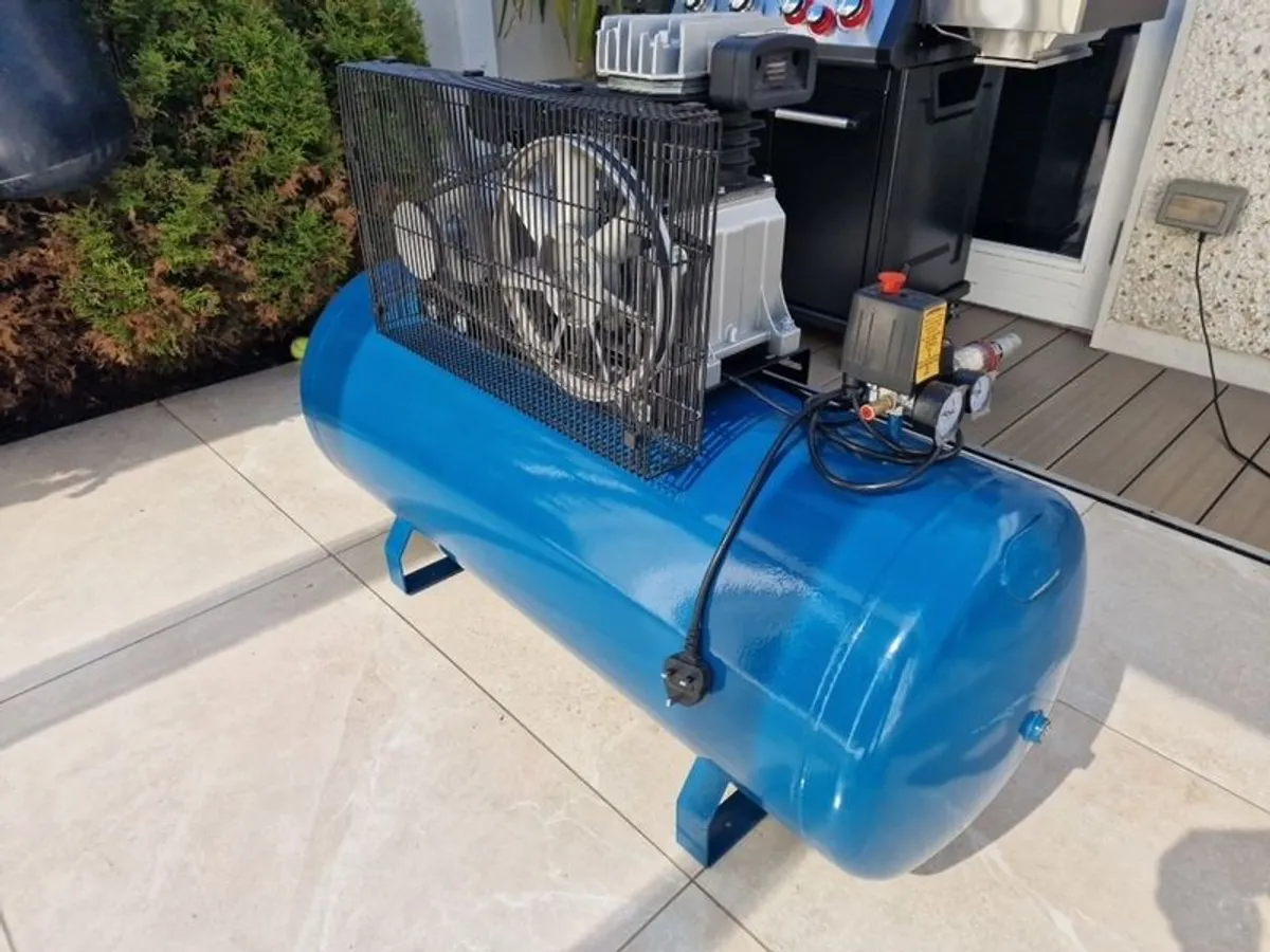 Hyundai 200L Compressor - Image 3