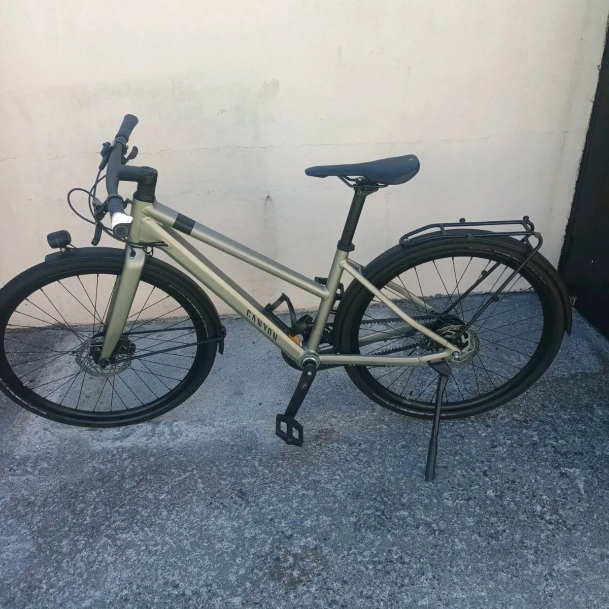 Canyon 7 commuter bike - Image 1