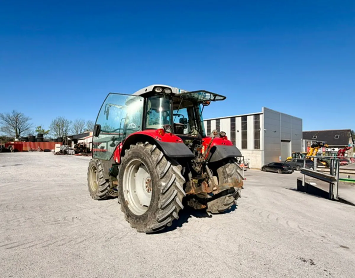 MF 5712 SL ESSENTIAL - Image 2