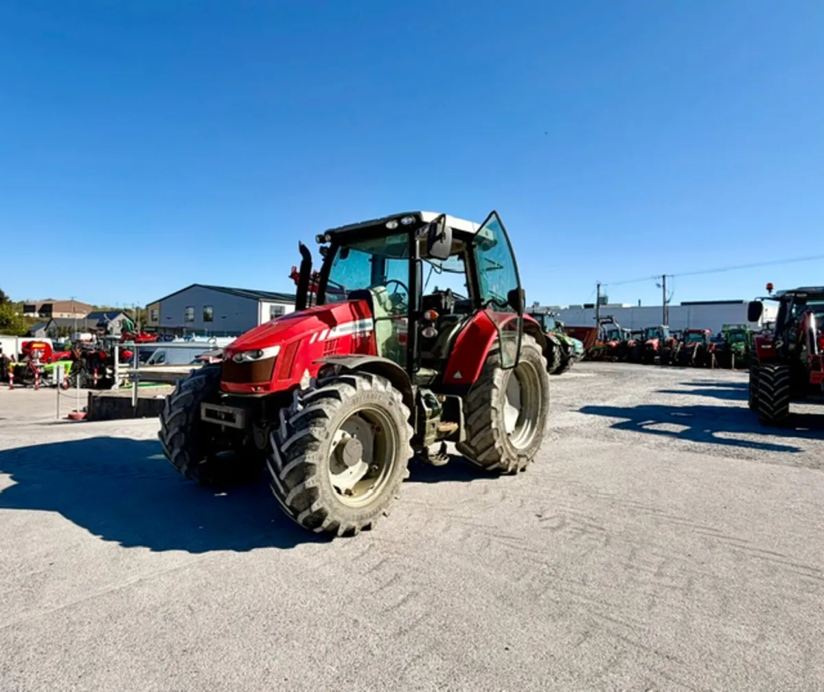 MF 5712 SL ESSENTIAL - Image 3