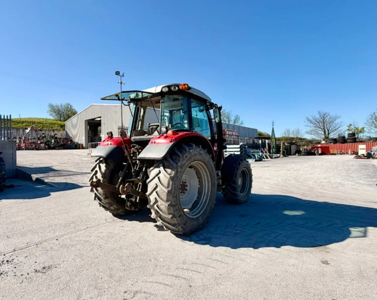 MF 5712 SL ESSENTIAL - Image 4