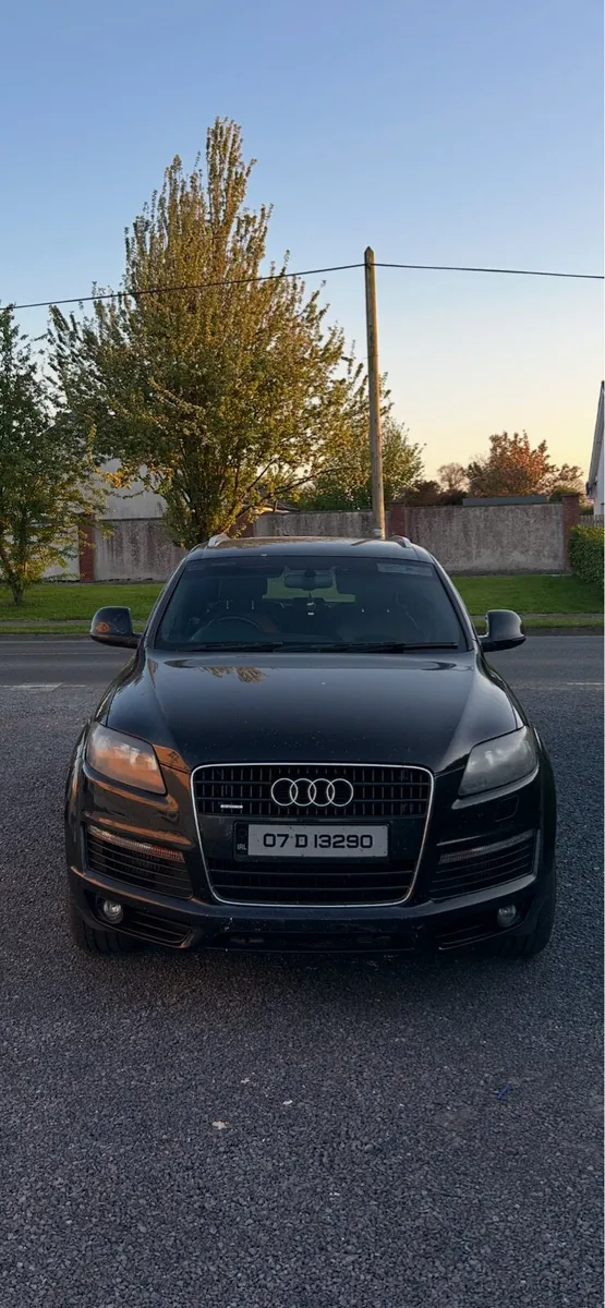 Audi Q7 - Image 1
