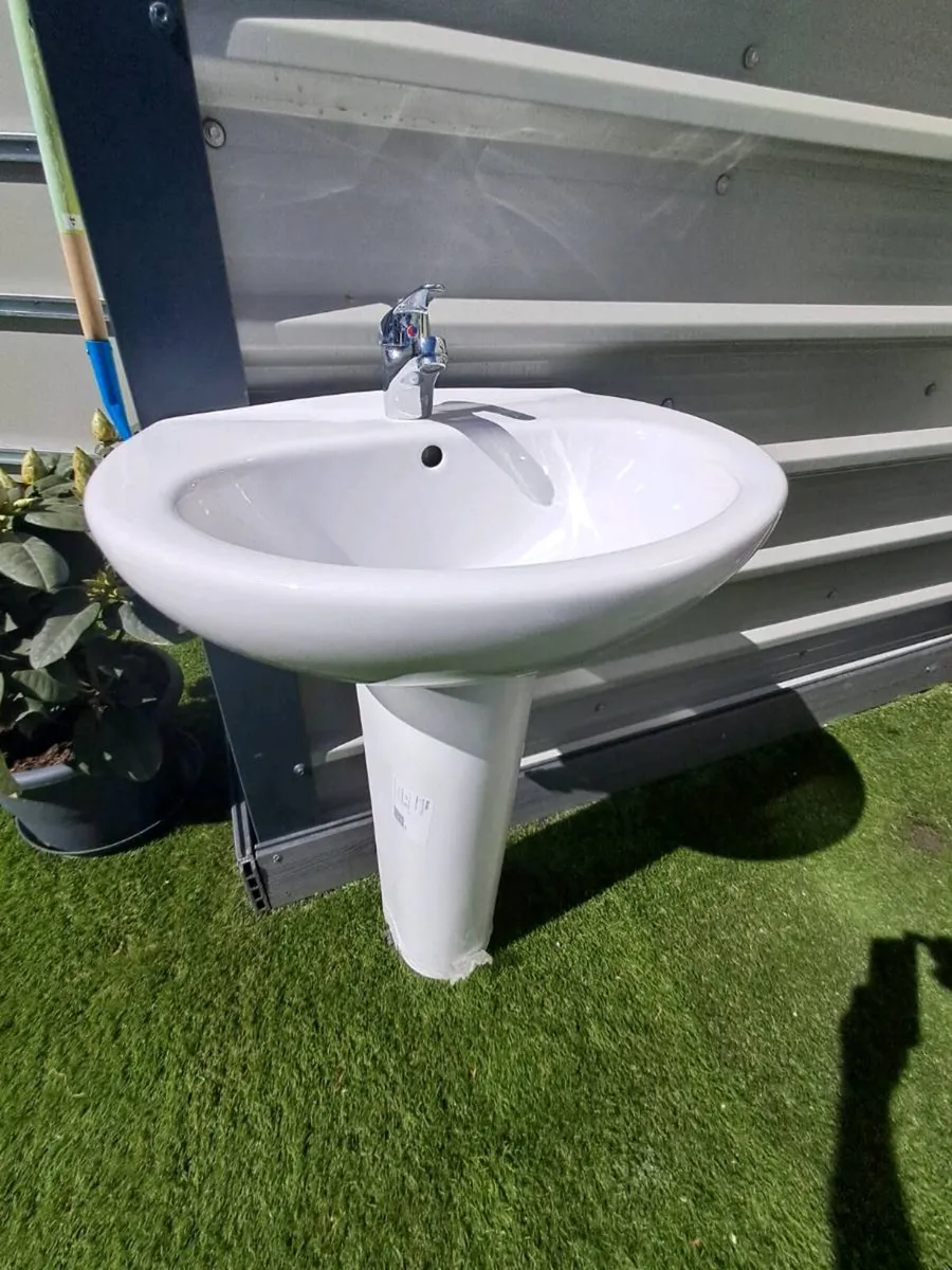 Sink and pedestal new - Image 1