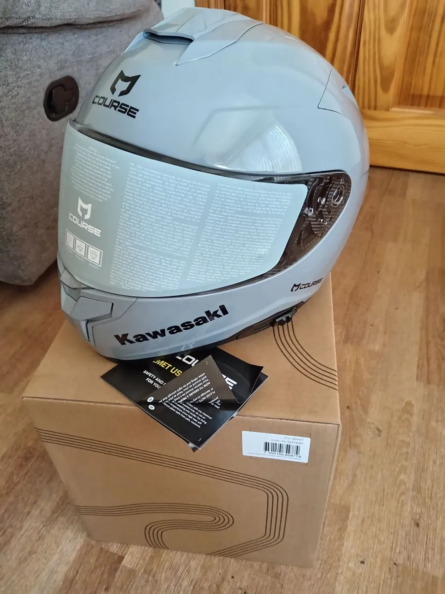 Motorcycle helmet new in box size xl - Image 1