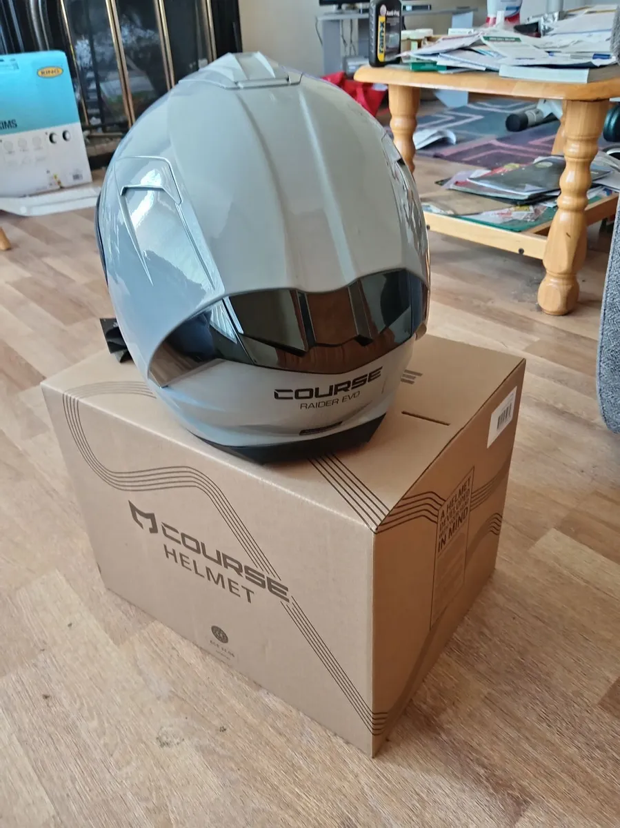 Motorcycle helmet new in box size xl - Image 3