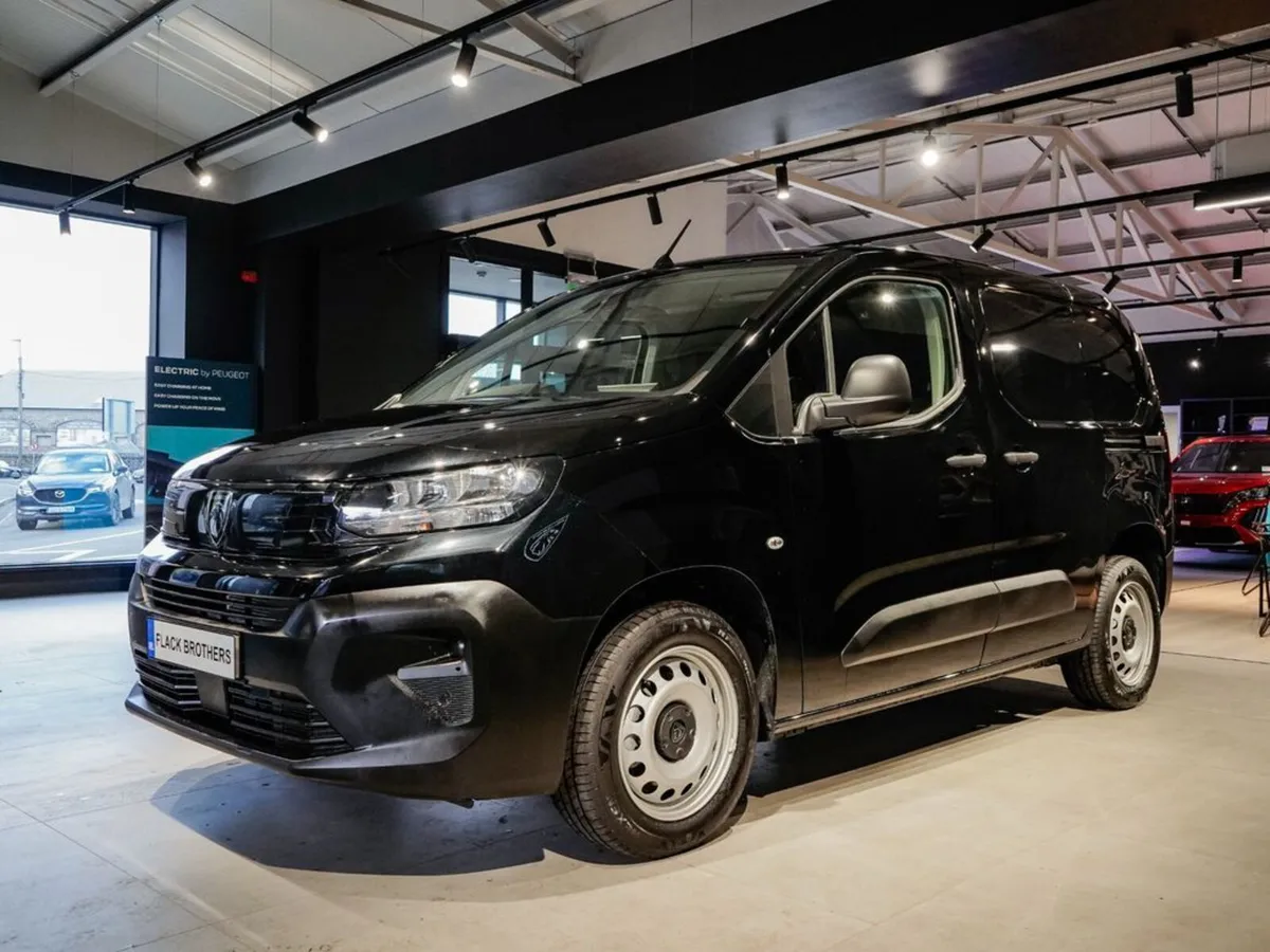 2026 Peugeot Partner PRO Plus 1.5 HDI Manual - Image 2