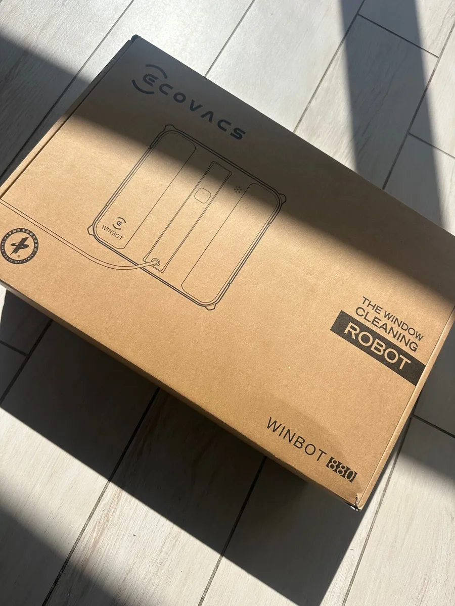 Ecovacs window cleaning robot - Image 2