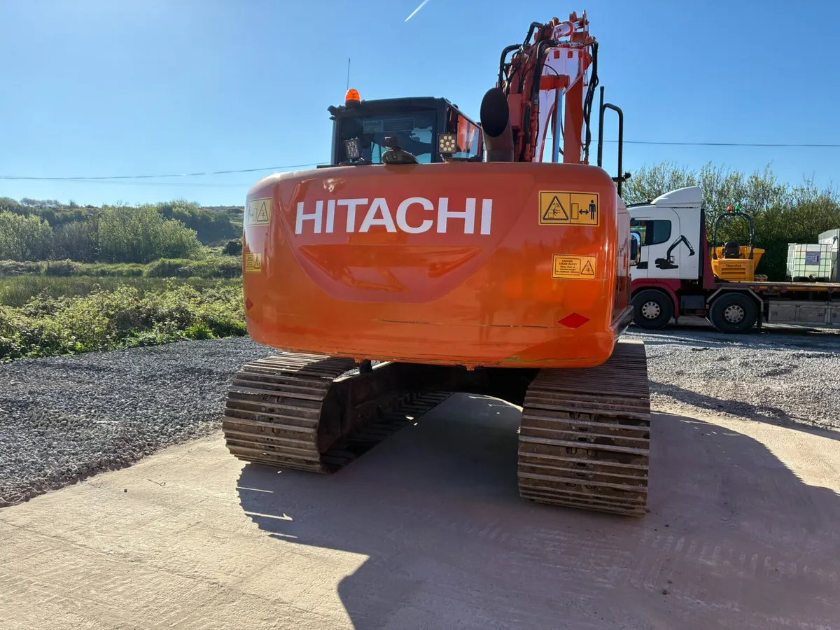 Hitachi ZX130-5  (2014) - Image 3