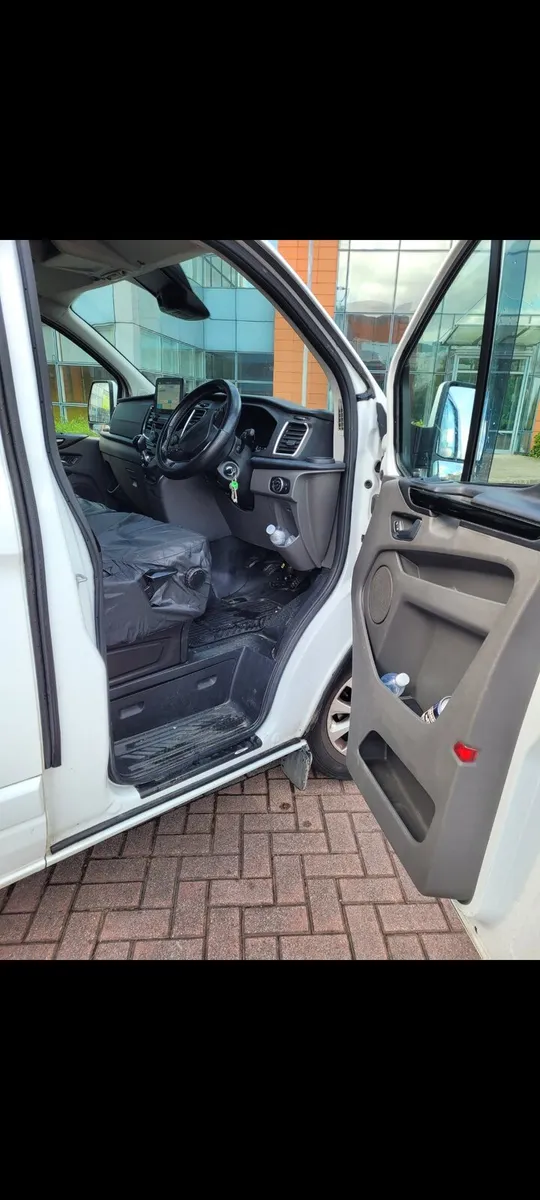 Ford transit custom 300 limited 5Door - Image 3