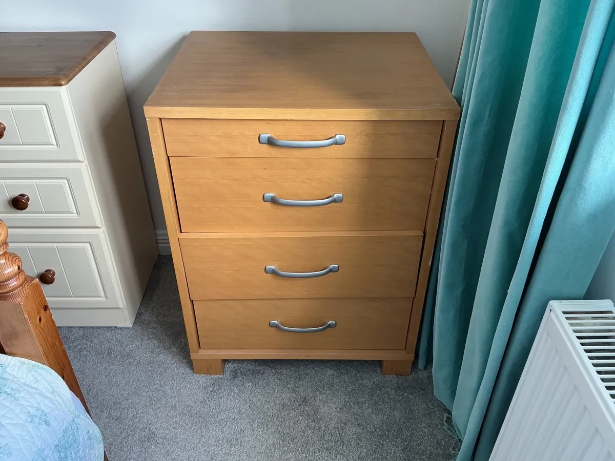 Bedroom furniture - Image 2