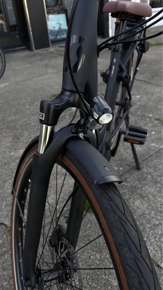 TREK FX2 COMMUTER BIKE - Image 3