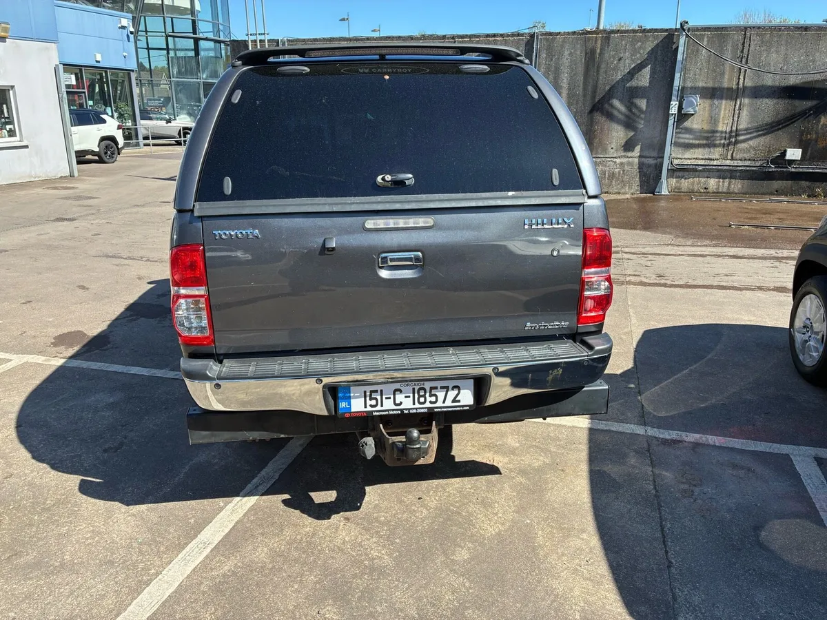 2015 Toyota Hilux Auto  ** NEW CHASSIS ** - Image 4