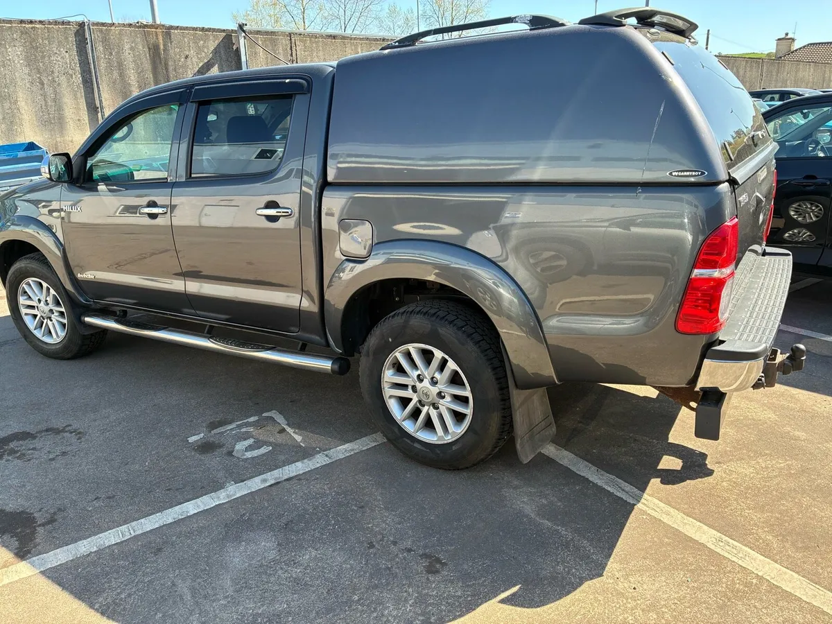 2015 Toyota Hilux Auto  ** NEW CHASSIS ** - Image 3