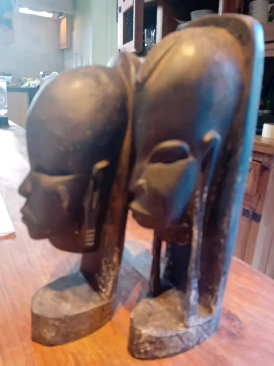 African wood figures - Image 2