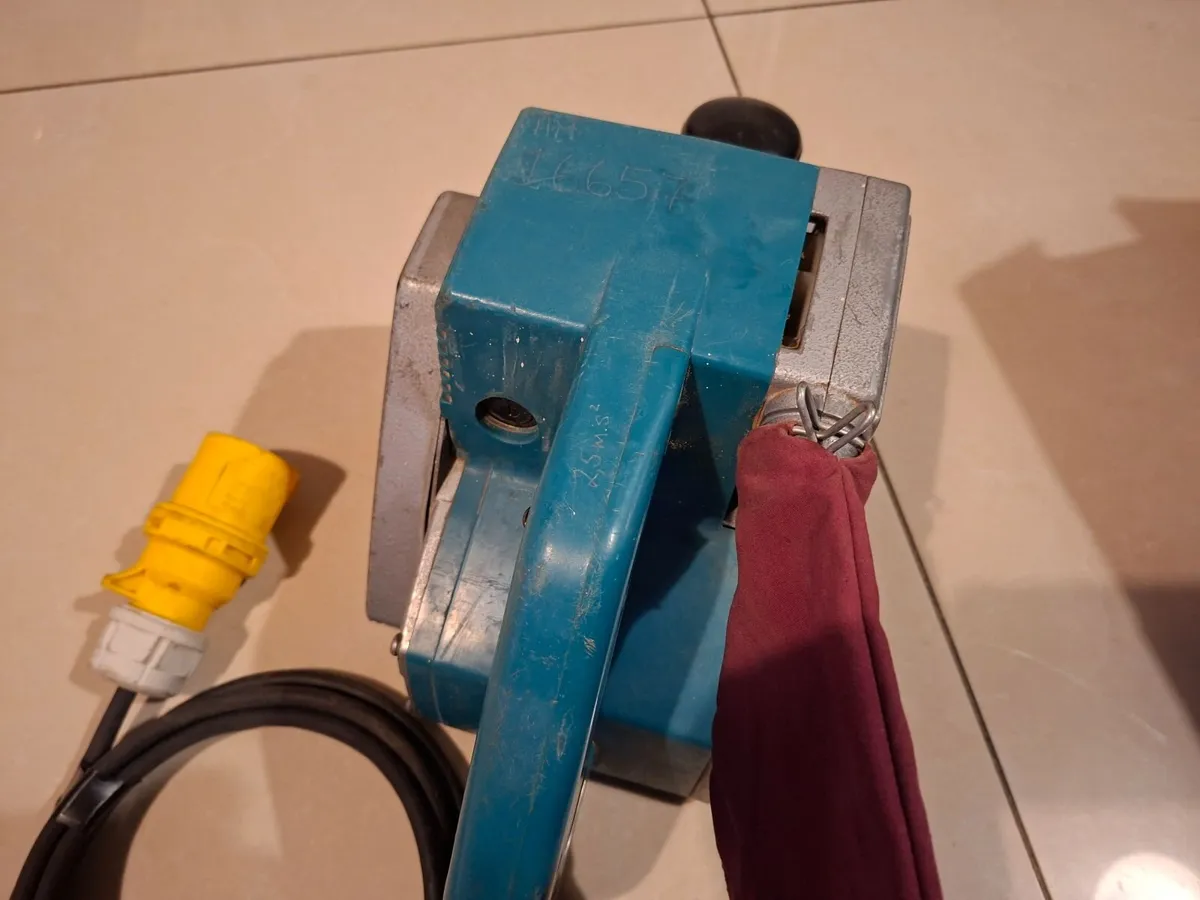 Makita 9401 Belt Sander 110v - Image 4