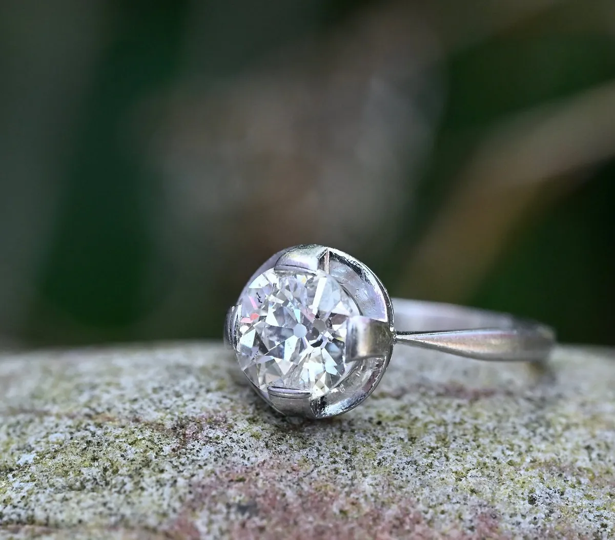 Antique Art Deco 1.8ct Diamond Solitaire Ring - Image 2