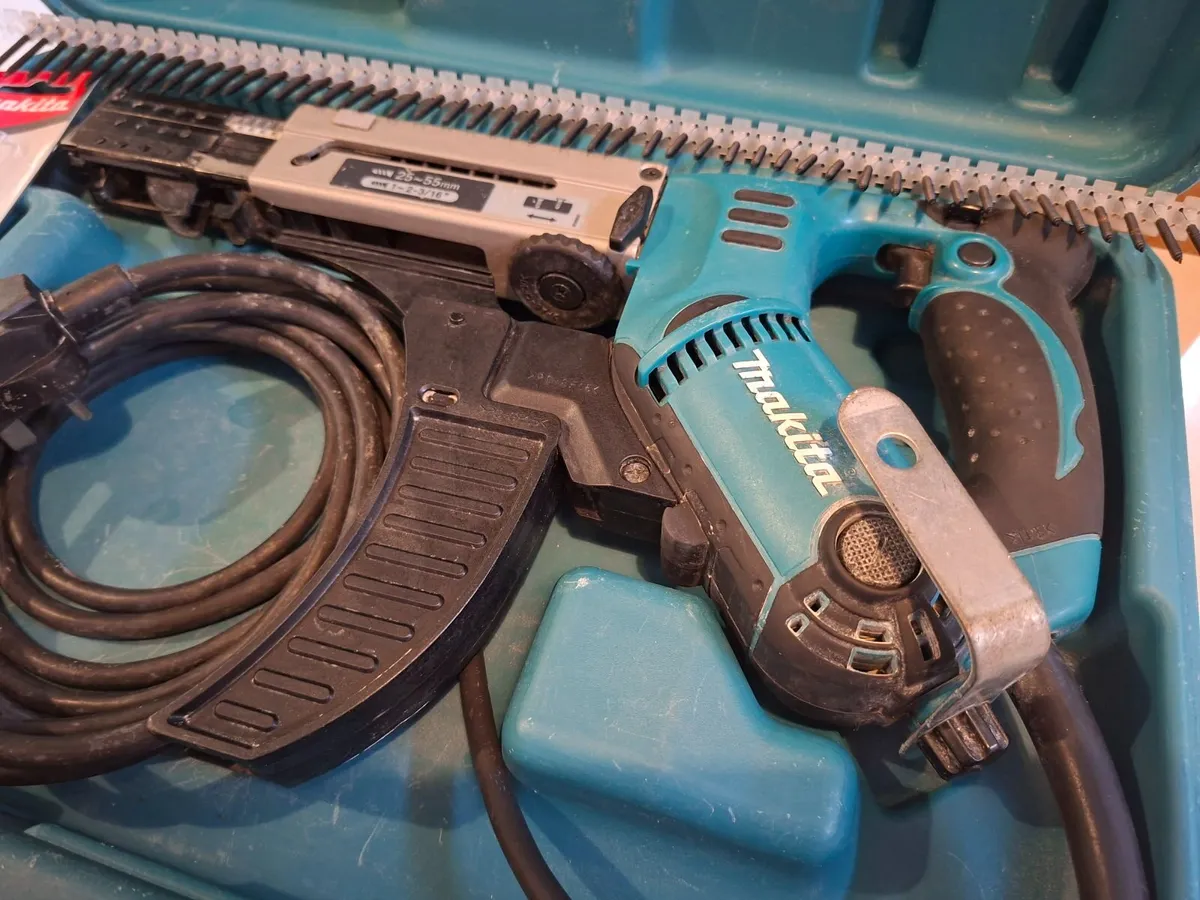 Makita 6843 Auto Feed 240v "Serviced" - Image 2