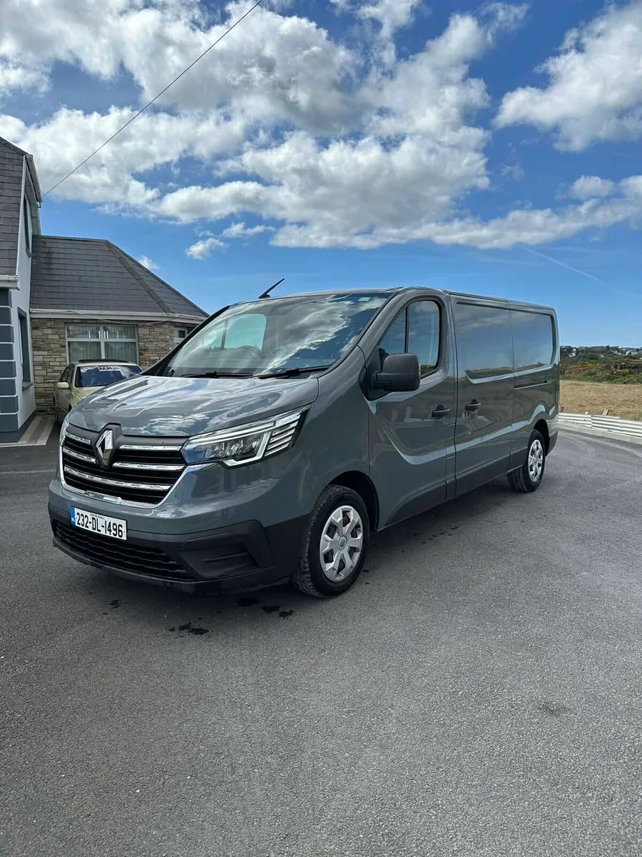 2023 renault traffic lwb - Image 3
