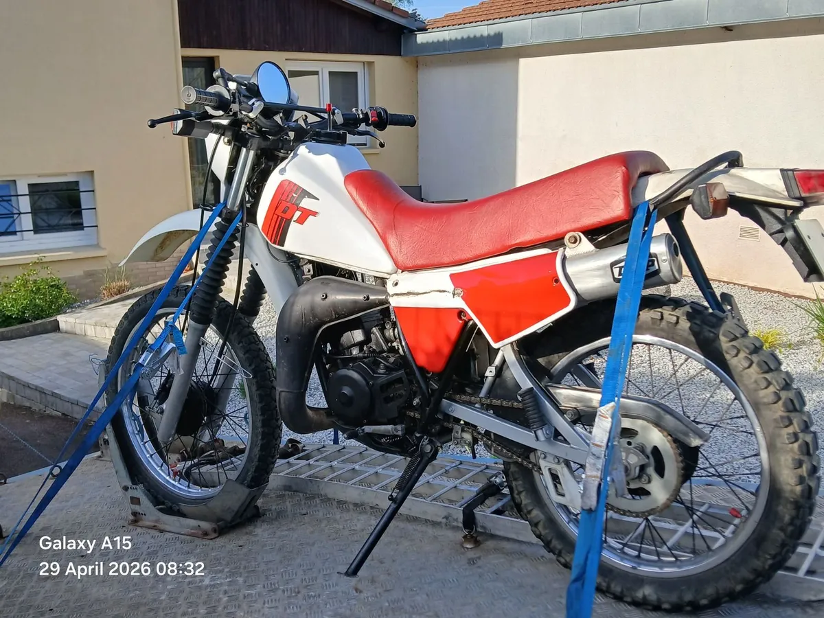 Yamaha DT125   (10V model) - Image 1