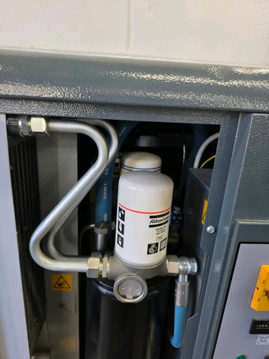 Atlas copco rotary screw compressor 200ltr - Image 4
