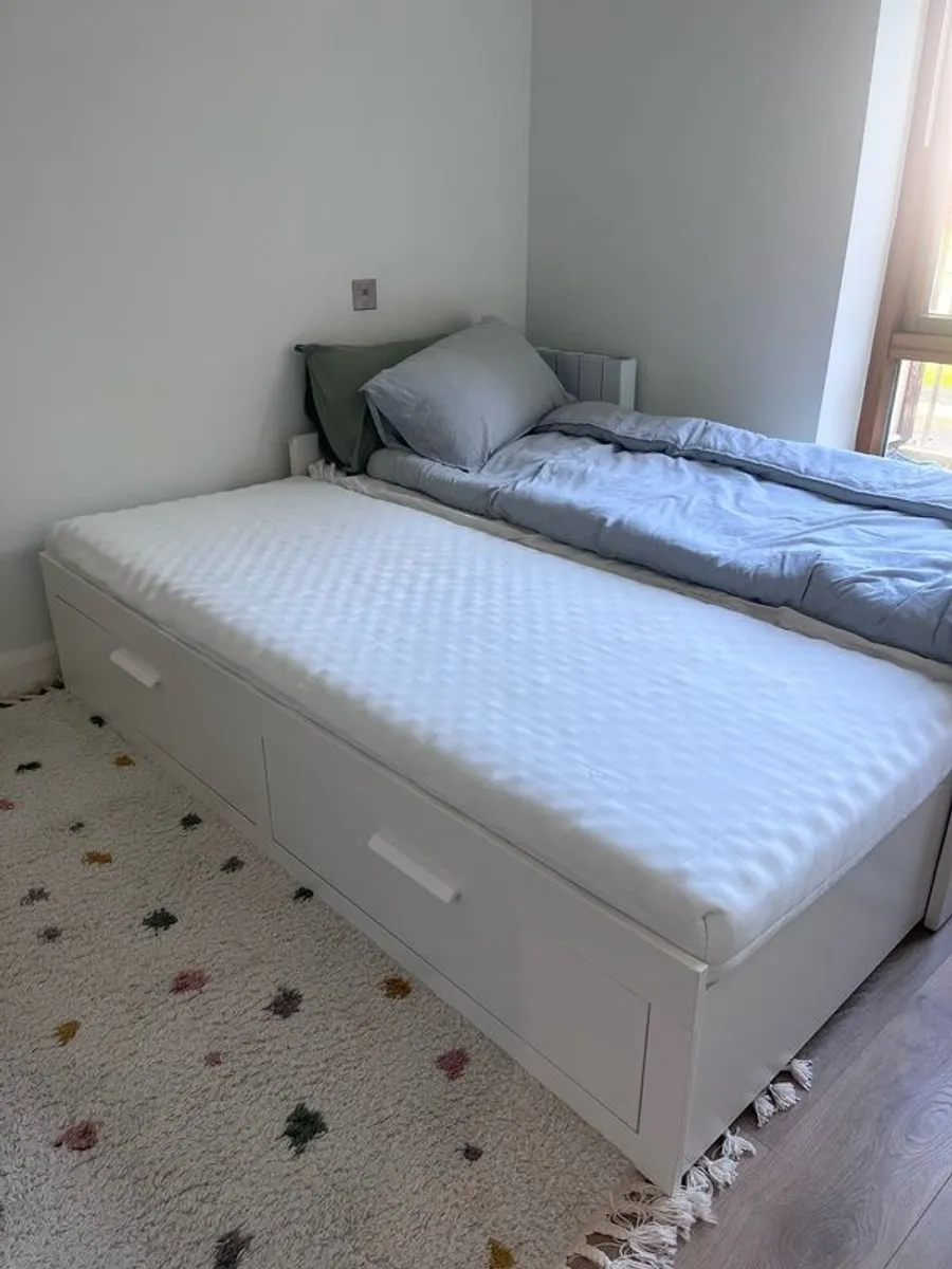 Bed ( day bed) - Image 2