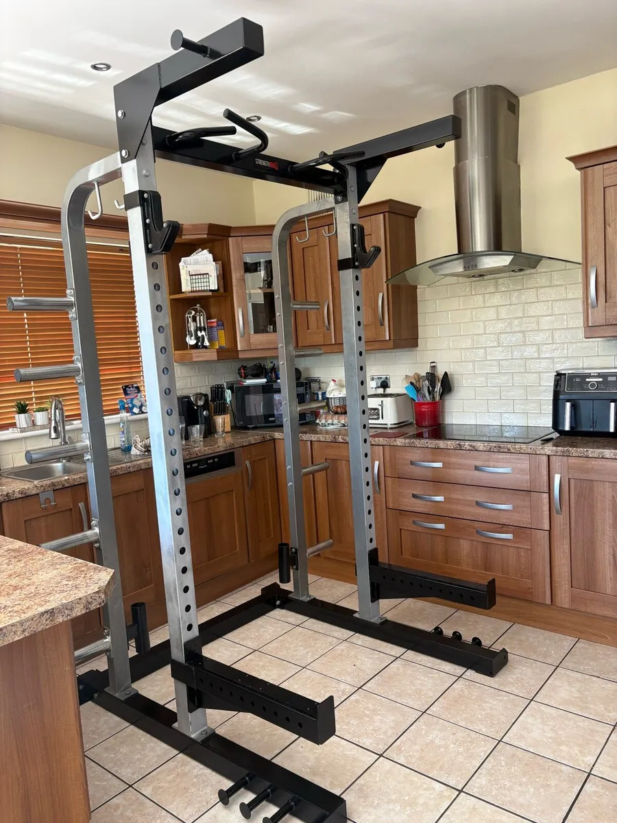 UNBELIEVABLE 450KG RATED SUPER SQUAT RACK!! - Image 1