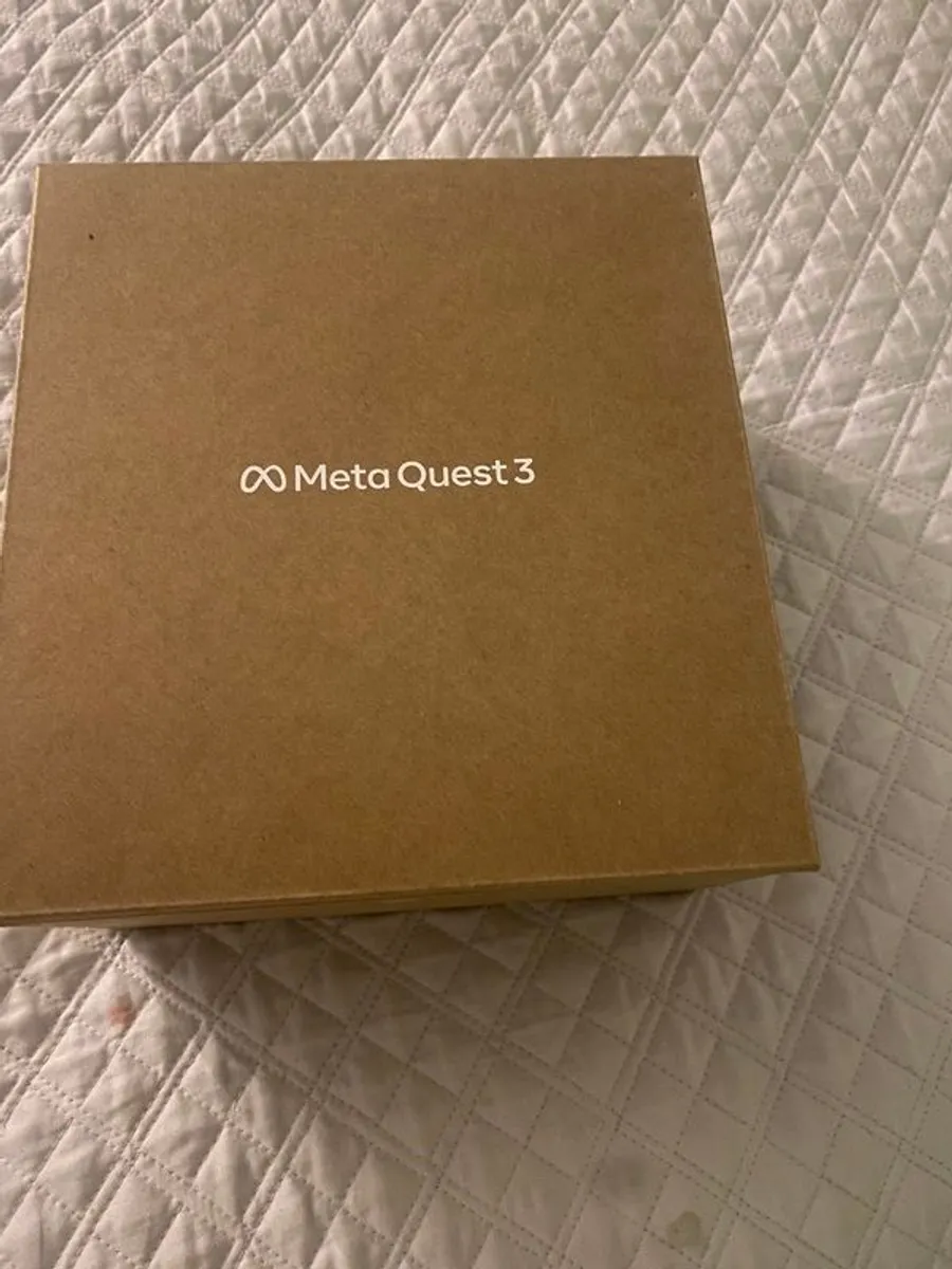 Consoles and games - Image 2