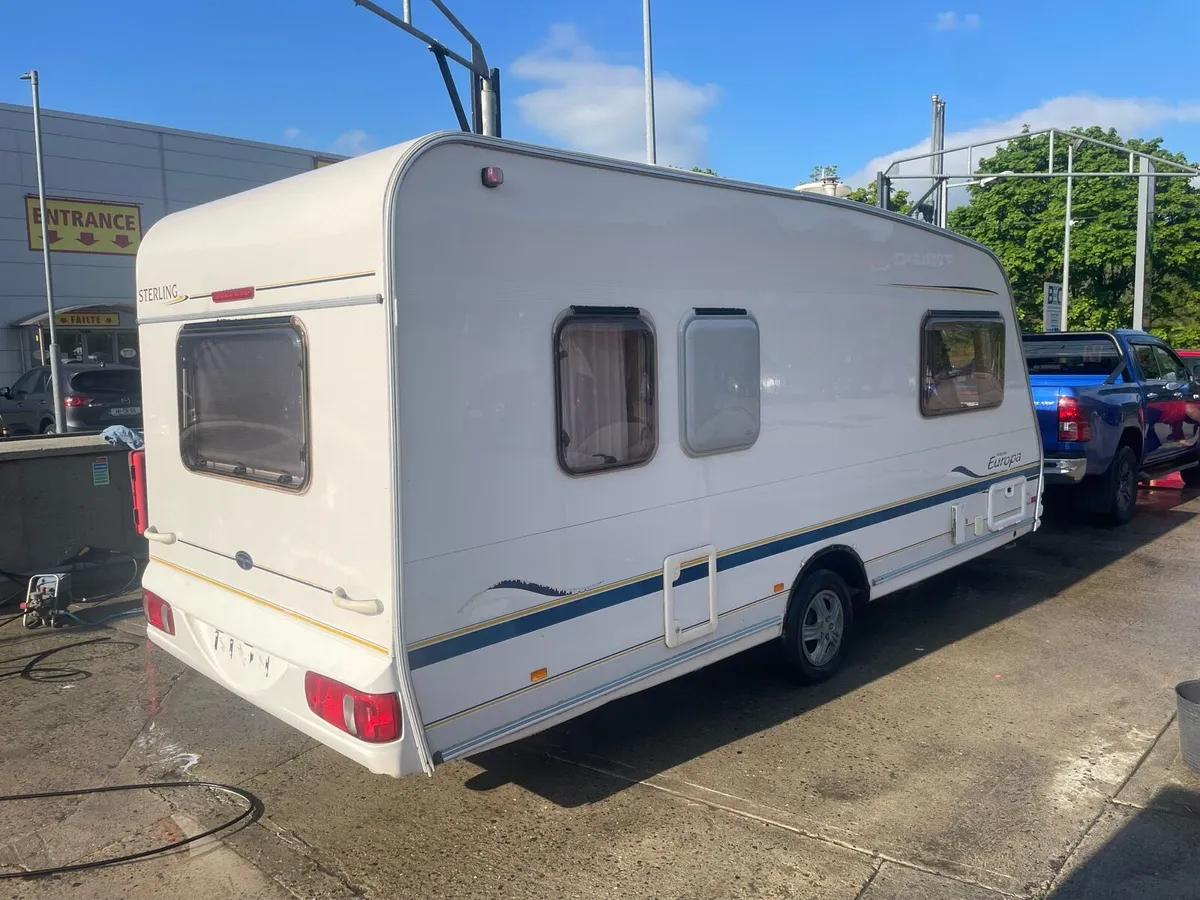 5 berth caravan - Image 2