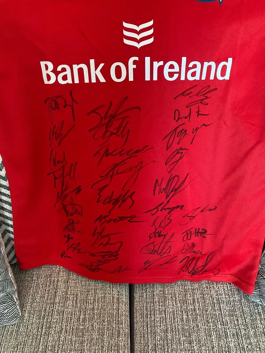 Signed Munster Rugby Jersey - Image 3