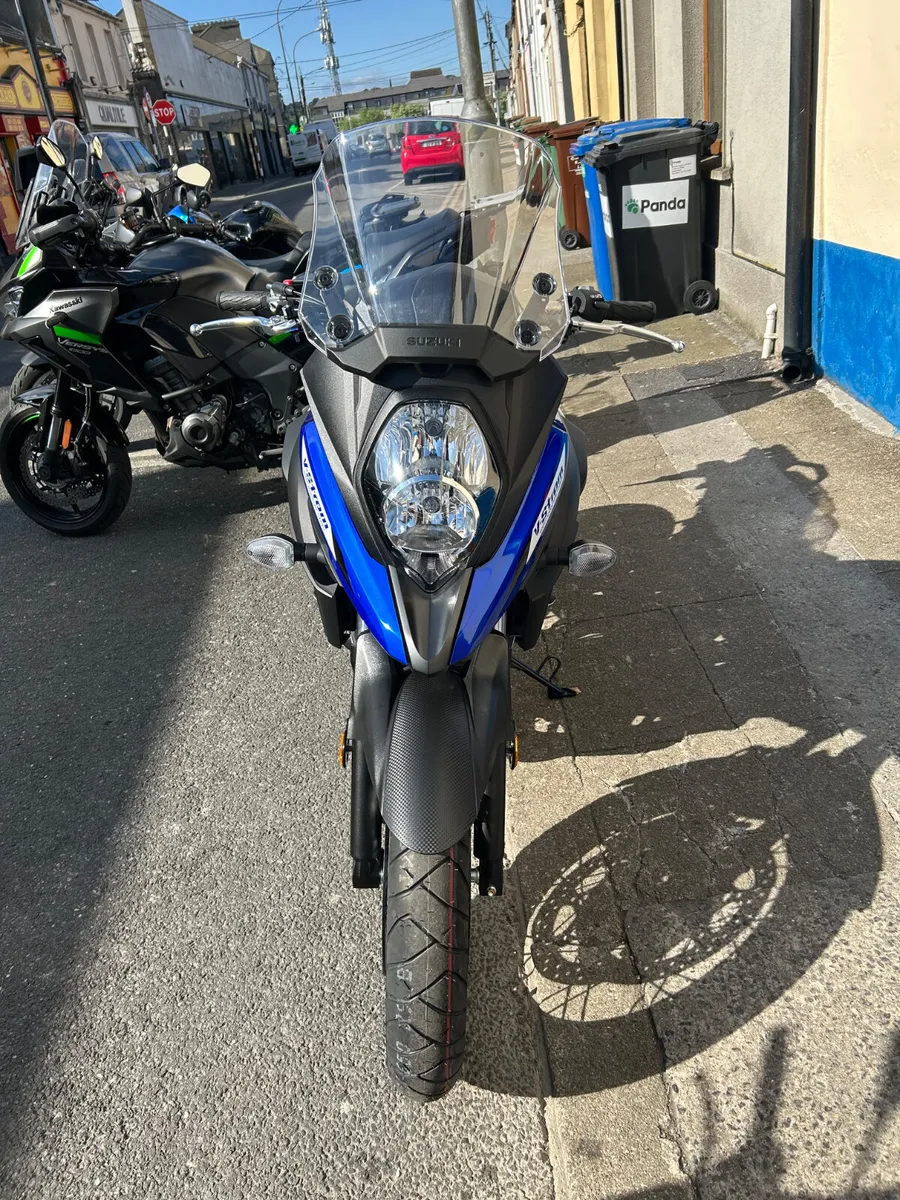 Suzuki DL 650 XT *Free 55l Top Box & Carrier* - Image 3