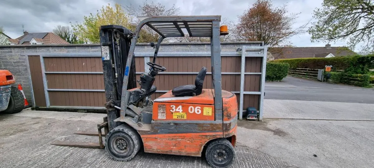 Cheap fully operational forklifts - Image 4