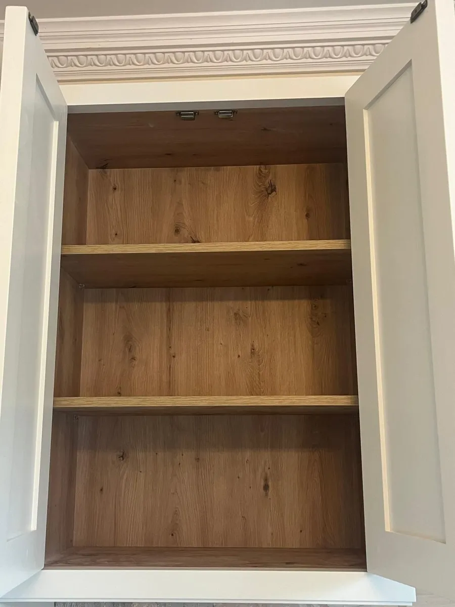 Kitchen furniture and appliances - Image 3