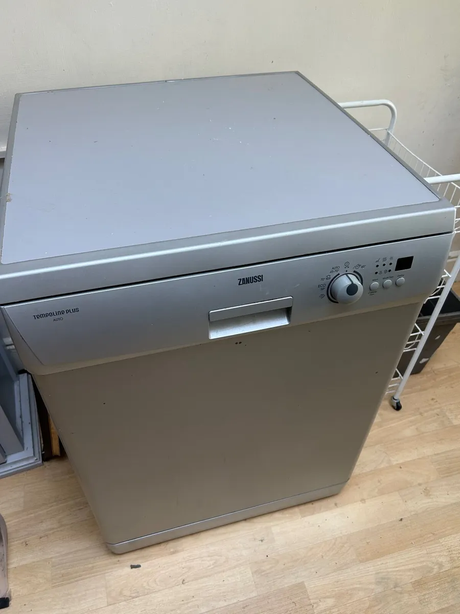 Fridge, Freezer, Dwasher, Washer, Dryer, Oven/Hob - Image 2