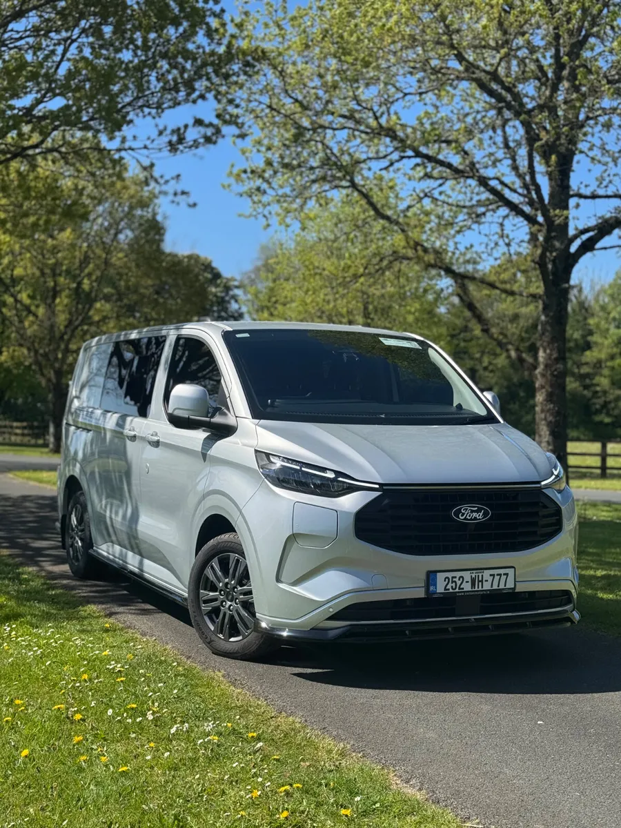 2025 Ford Tourneo Custom - Premium Spec – - Image 1